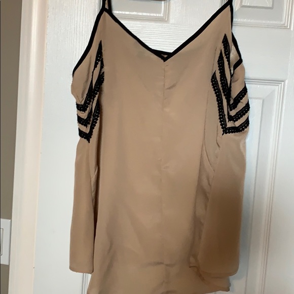 Top - Picture 2 of 2